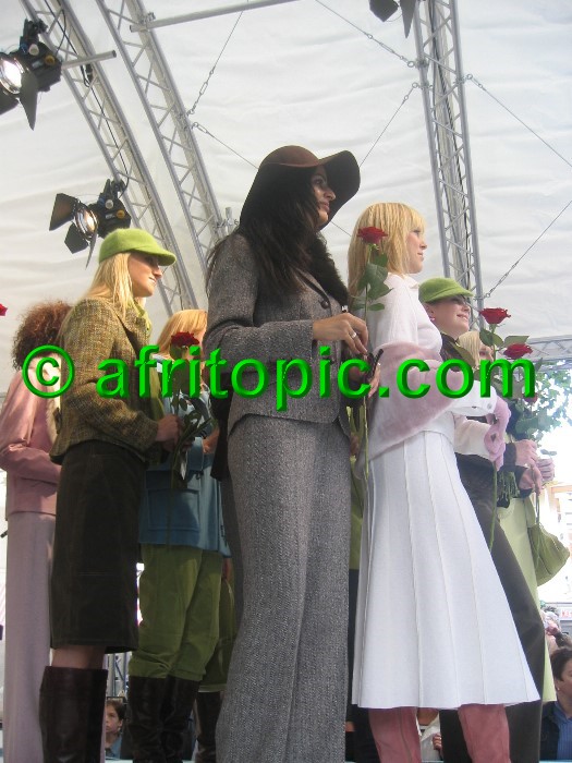 ../Images/Krefeld-Strssenmodenschau-2005 119.jpg